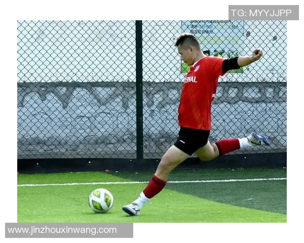 今日足球明星时尚穿搭大揭秘展现个性与风格的精彩瞬间