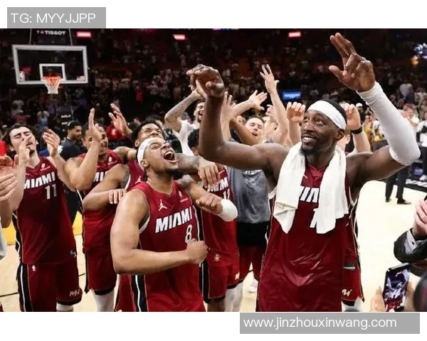 热火队与三猫队激战正酣球迷期待精彩对决与惊喜表现